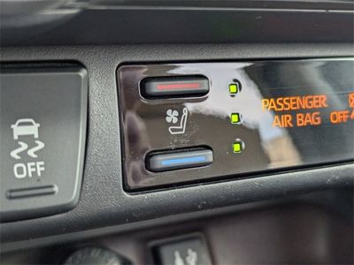 2019 Toyota RAV4 - Photo 24