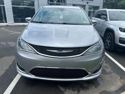 2019 Chrysler Pacifica — side profile view