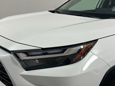 2025 Toyota RAV4 - Photo 9