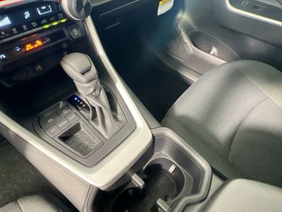 2025 Toyota RAV4 - Photo 21
