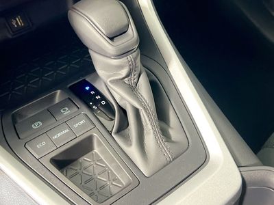 2025 Toyota RAV4 - Photo 20