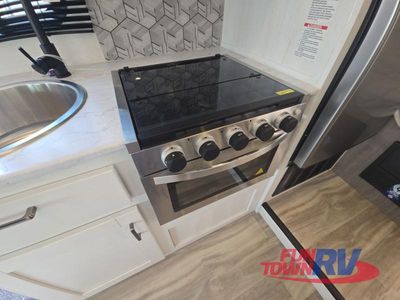 2025 Gulf Stream RV Yellowstone - Photo 21