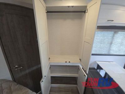 2025 Gulf Stream RV Yellowstone - Photo 39