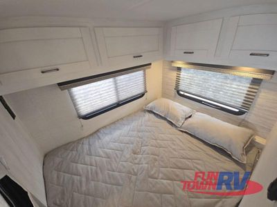 2025 Gulf Stream RV Yellowstone - Photo 37