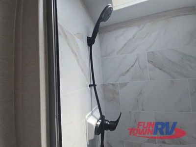 2025 Gulf Stream RV Yellowstone - Photo 35