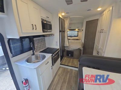 2025 Gulf Stream RV Yellowstone - Photo 8