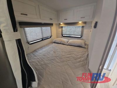 2025 Gulf Stream RV Yellowstone - Photo 36