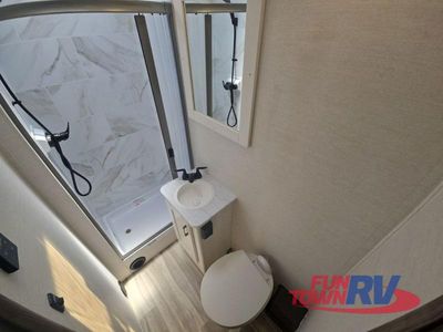 2025 Gulf Stream RV Yellowstone - Photo 31