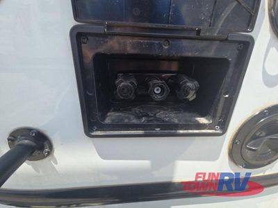 2025 Gulf Stream RV Yellowstone - Photo 9