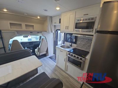 2025 Gulf Stream RV Yellowstone - Photo 7