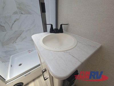 2025 Gulf Stream RV Yellowstone - Photo 32