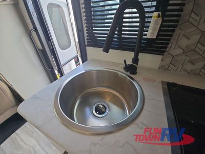 2025 Gulf Stream RV Yellowstone - Photo 20