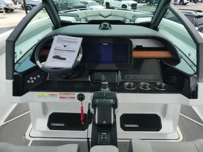 2027 Monterey Elite 30 OB — photo 11 view