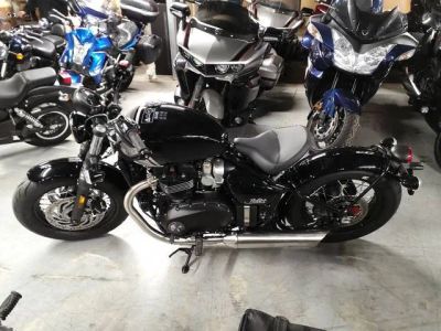 2024 Triumph B BOBBER — front three-quarter view