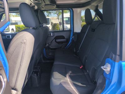 2022 Jeep Wrangler - Photo 14
