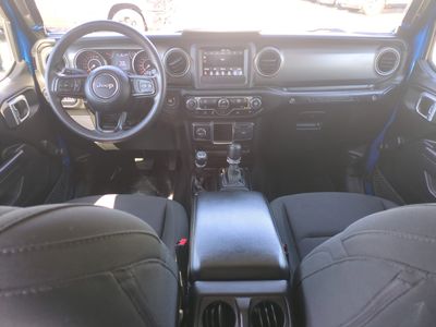 2022 Jeep Wrangler - Photo 15