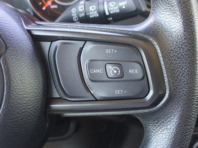 2022 Jeep Wrangler - Photo 25
