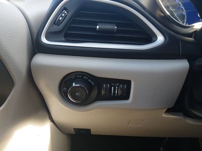 2023 Chrysler Pacifica — photo 13 view