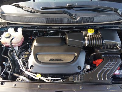 2023 Chrysler Pacifica — photo 9 view
