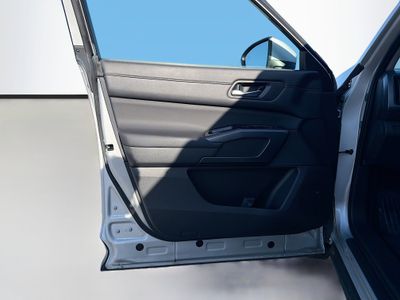 2025 Nissan Pathfinder - Photo 23