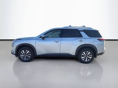 2025 Nissan Pathfinder - Photo 2