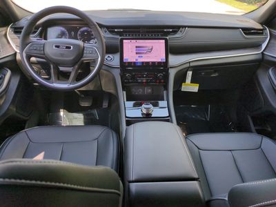 2025 Jeep Grand Cherokee - Photo 16
