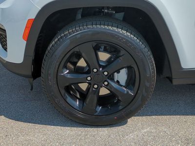 2025 Jeep Grand Cherokee - Photo 11