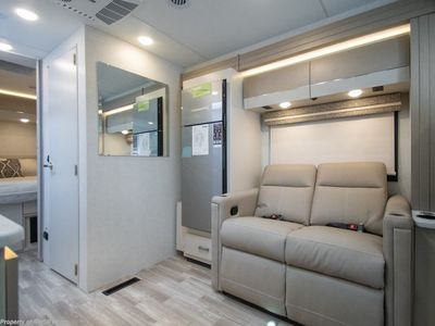 2026 Thor Motor Coach Axis - Photo 8