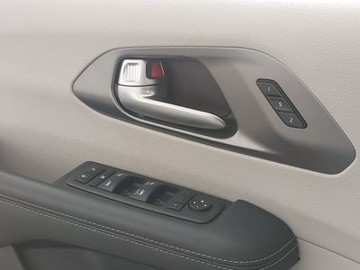 2023 Chrysler Pacifica — photo 19 view