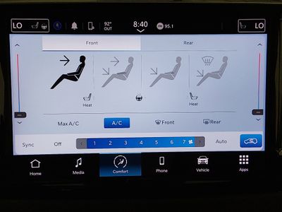 2023 Chrysler Pacifica — photo 18 view