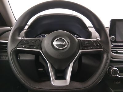 2024 Nissan Altima — photo 12 view