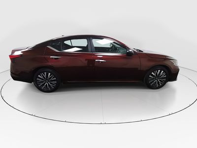 2024 Nissan Altima — photo 8 view
