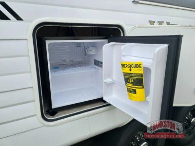 2027 Wildwood 26DBHD — interior view