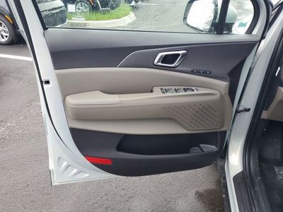 2026 Kia Carnival Hybrid - Photo 5