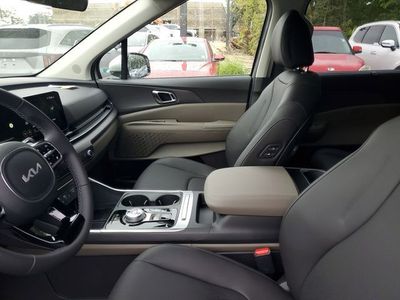 2026 Kia Carnival Hybrid - Photo 8