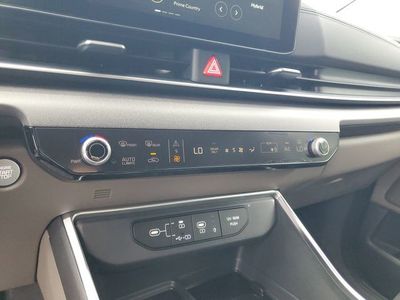2026 Kia Carnival Hybrid - Photo 17