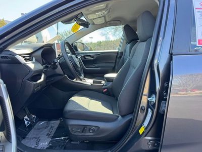 2024 Toyota RAV4 XLE - Photo 22