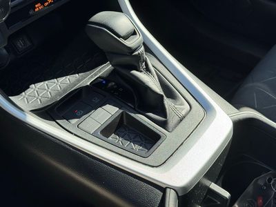 2024 Toyota RAV4 XLE - Photo 30
