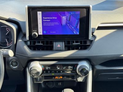 2024 Toyota RAV4 XLE - Photo 16