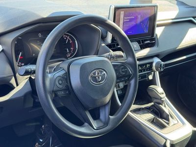 2024 Toyota RAV4 XLE - Photo 19