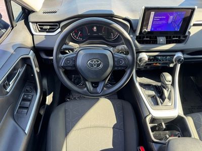 2024 Toyota RAV4 XLE - Photo 15