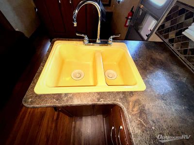 2015 Forest River Wildwood X-Lite — photo 10 view