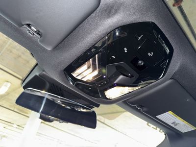 2025 BMW i5 - Photo 31