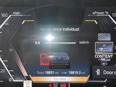 2025 BMW i5 - Photo 25