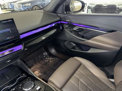 2025 BMW i5 - Photo 30