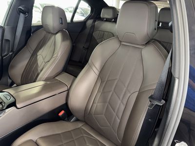 2025 BMW i5 - Photo 33