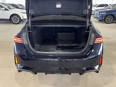 2025 BMW i5 - Photo 13