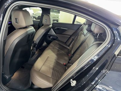 2025 BMW i5 - Photo 15