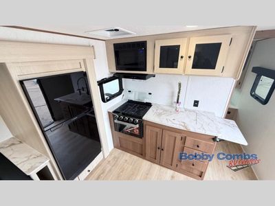 2026 Coachmen RV Apex Ultra-Lite - Photo 7