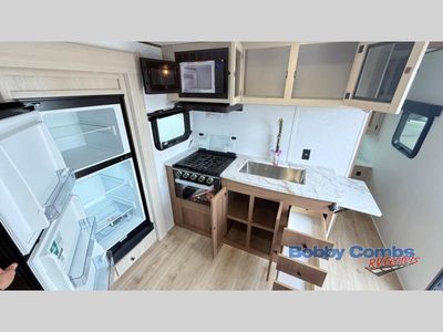 2026 Coachmen RV Apex Ultra-Lite - Photo 8